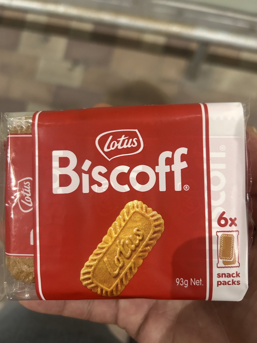 mooyang6969vvvv's tweet photo. 車のディラーに行ったら
いつも出てくるやつ
これだいすき❤️

#BISCOFF https://t.co/KDT1TMcxSq