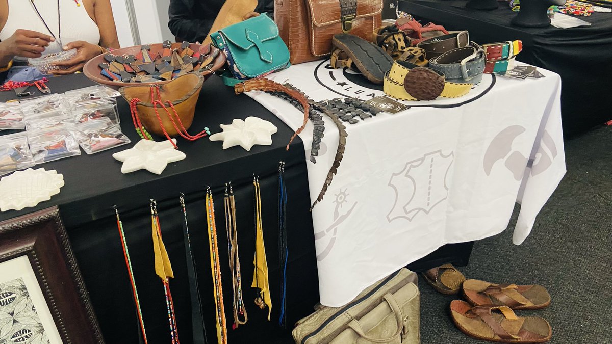 Samkelisiw22070's tweet photo. At Durban Business Fair, artisans turn leather and beads into livelihoods. The Indaba theme says it all, “Connecting MSMEs to Markets &amp; Opportunities”.

Access to markets is access to justice.

#TownshipEconomies #DurbanBusinessFair2026 https://t.co/MHZ4XzH2uw