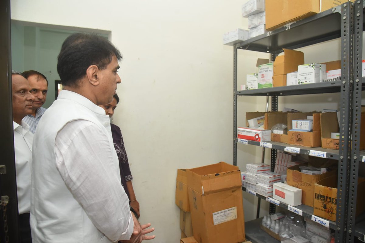 prafulpbjp's tweet photo. During the visit, inspected various departments, including the Dialysis Centre, Pharmacy and Store Department, X-ray Unit, Dressing Room, General OPD, and Immunization Room, and reviewed the functioning of medical services and hospital infrastructure. https://t.co/OmqytxCqQh