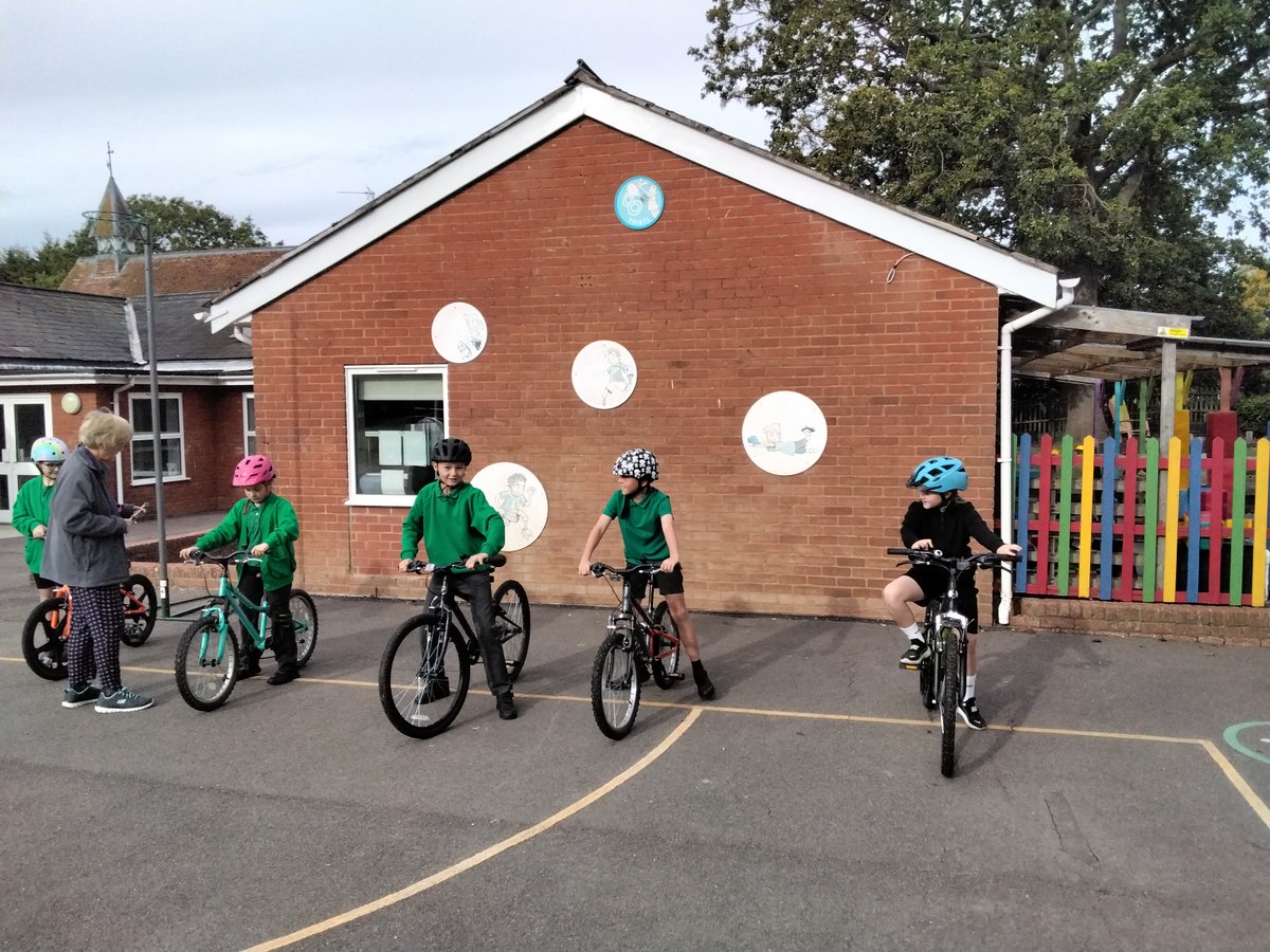 puller_memorial's tweet photo. 🚲 Well done, Oak Class! You did a fantastic job in your Bikeability sessions, showing great focus, confidence and determination while developing your cycling skills and learning how to stay safe on the road. 🚴‍♀️🚴‍♂️

We’re so proud of you! ⭐

#Bikeability #OakClass #RoadSafety https://t.co/7fXtkWKBxU
