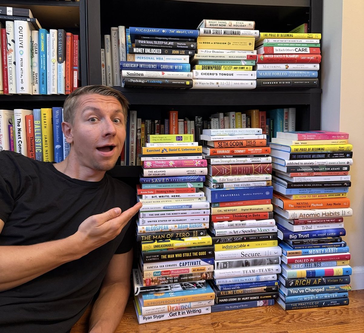 AlexAndBooks_'s tweet photo. I'm giving away 100 books to 1 lucky reader! 🥳

Comment “100” and I'll DM you more info on how to join. 💬 https://t.co/klX61CFClF