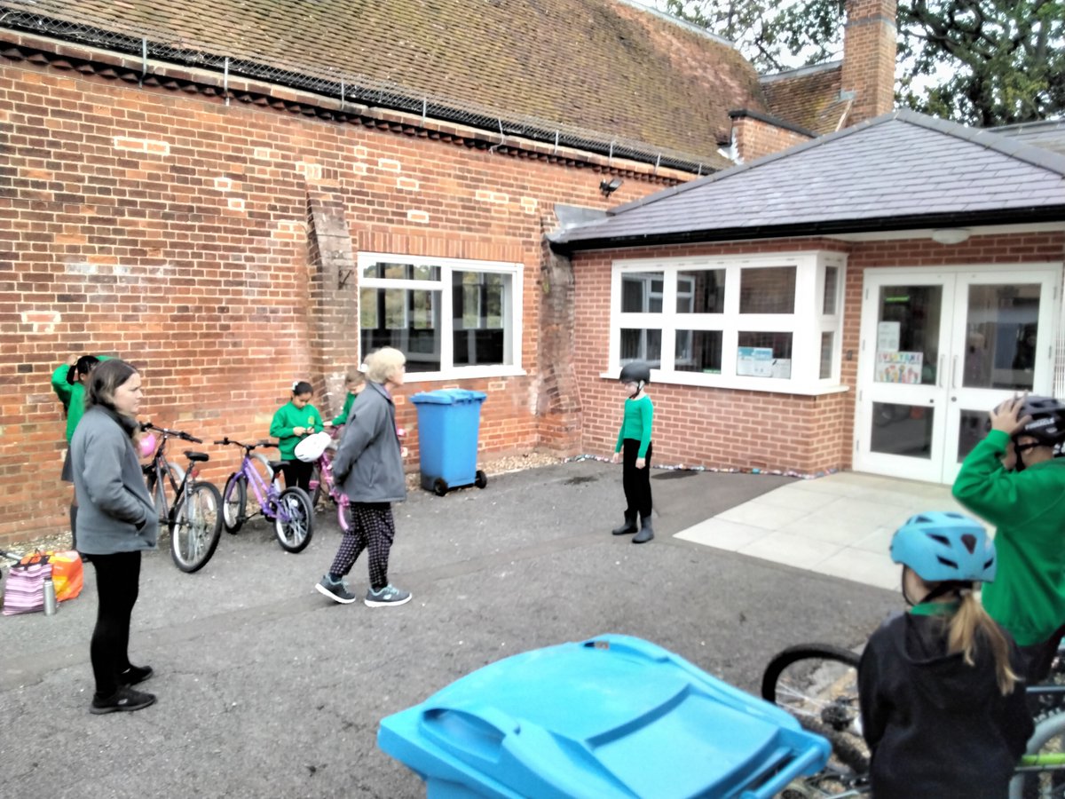 puller_memorial's tweet photo. 🚲 Well done, Oak Class! You did a fantastic job in your Bikeability sessions, showing great focus, confidence and determination while developing your cycling skills and learning how to stay safe on the road. 🚴‍♀️🚴‍♂️

We’re so proud of you! ⭐

#Bikeability #OakClass #RoadSafety https://t.co/7fXtkWKBxU
