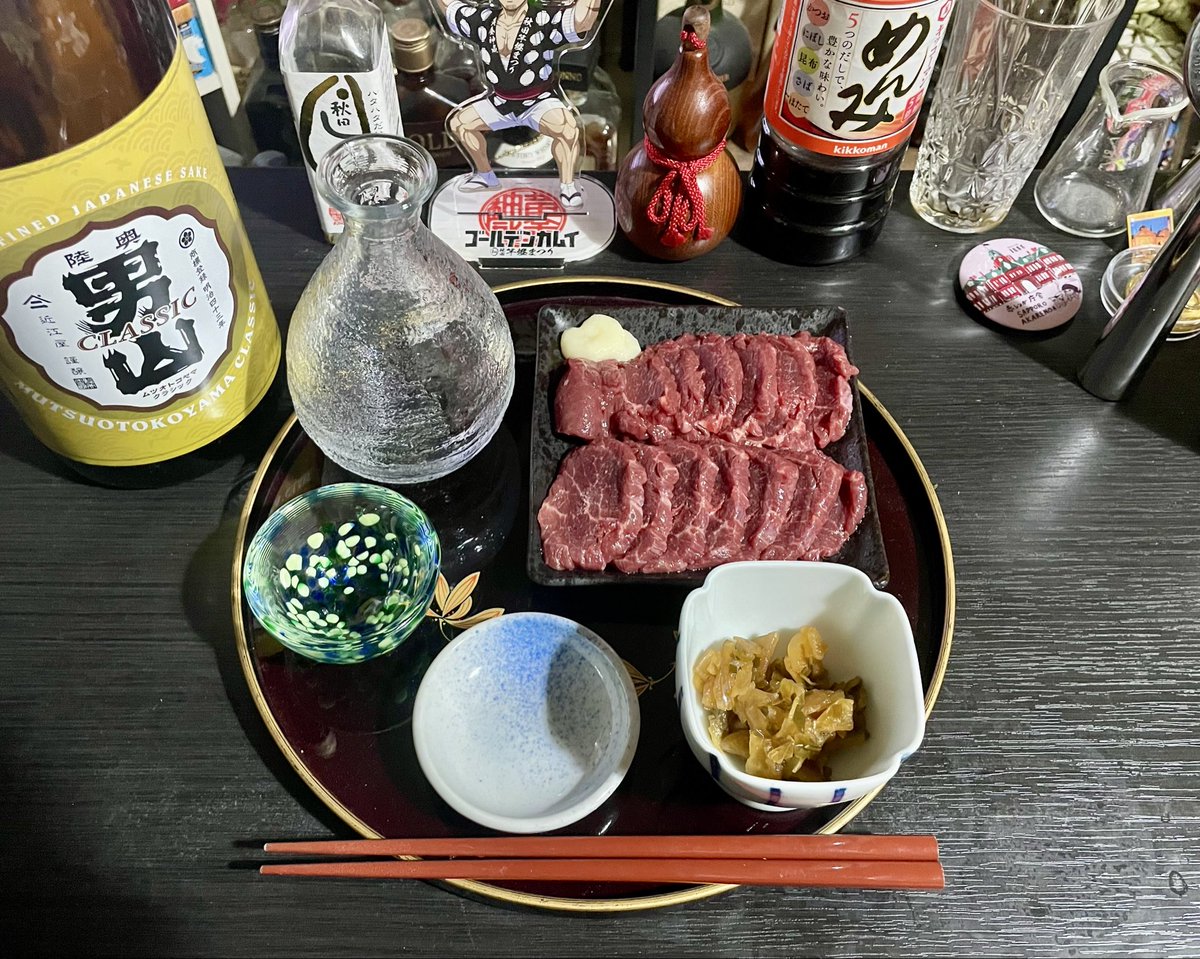 popo_sekai's tweet photo. 晩酌〜馬刺し〜 https://t.co/vLurfNzqWM