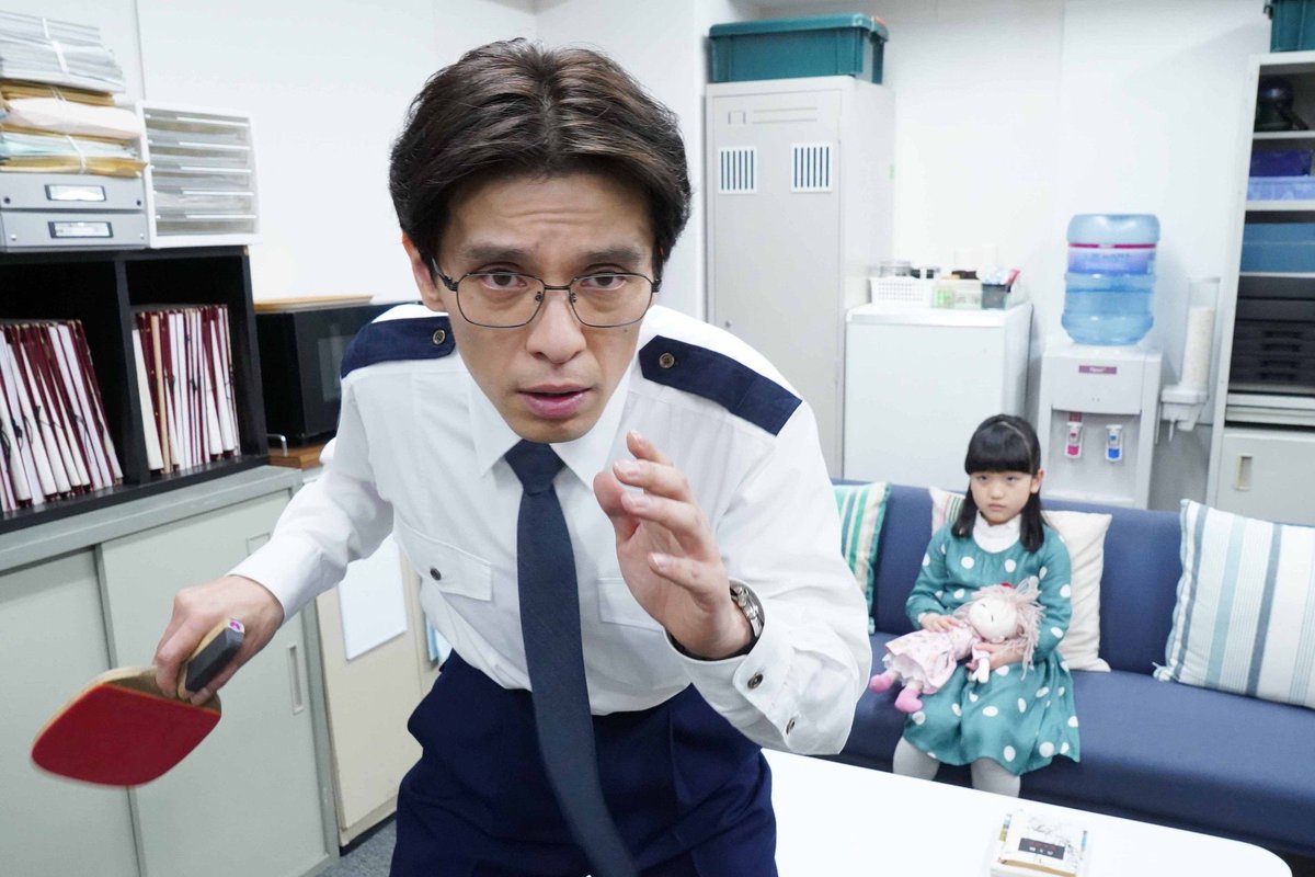 showmustgoon_nv's tweet photo. 赤ペン瀧川氏演じる明石幸男。独り言だらけの異様なドラマを続けて来られたのは瀧川氏の演技力と人間的魅力に依るところが大きい。本人のもつ毒と愛嬌が明石の役にも普段の現場にも滲み出ていてみんな好きになる。明石を面白くしてくれてありがとう。踊る続編への出演に期待！
#警視庁捜査資料管理室 https://t.co/pWbPxjEOUj
