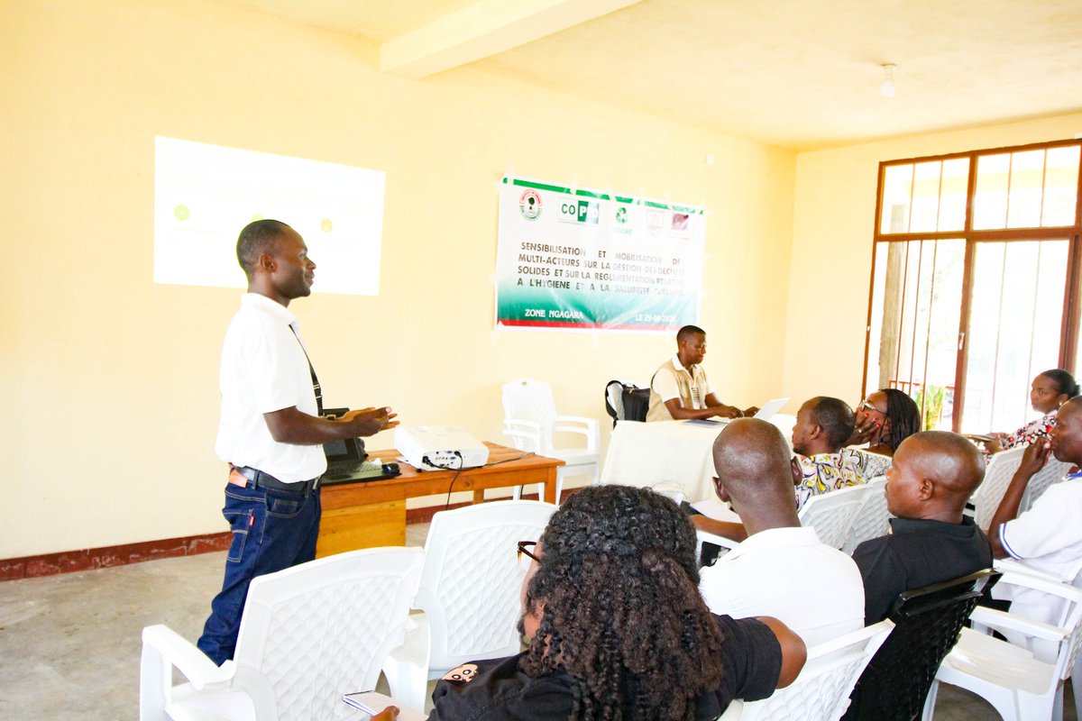 EnvironmentUb's tweet photo. Gestion durable des déchets à Ngagara !
Le 24/9, le @EnvironmentUb, avec le @CopedBurundi  à travers le projet #ECOCIRC financé par l’#UE, a mobilisé des acteurs locaux autour de la valorisation des déchets.

#ECOCIRC #GestionDesDéchets #ÉconomieCirculaire #COPED #Burundi https://t.co/RmJam6q6Pn