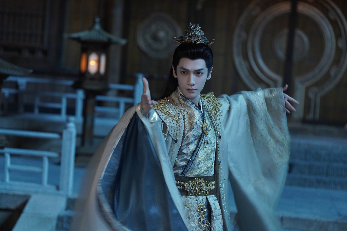 kngyunxiyiran's tweet photo. #LuoYunxi’s #ShadowPunisher / #ThePhantomDetective premieres today already topping iQIYI’s in platform hot search drama chart! 🔥

#罗云熙 #หลัวหยุนซี #라운희 #魅影神捕 https://t.co/OujOTxDsuR