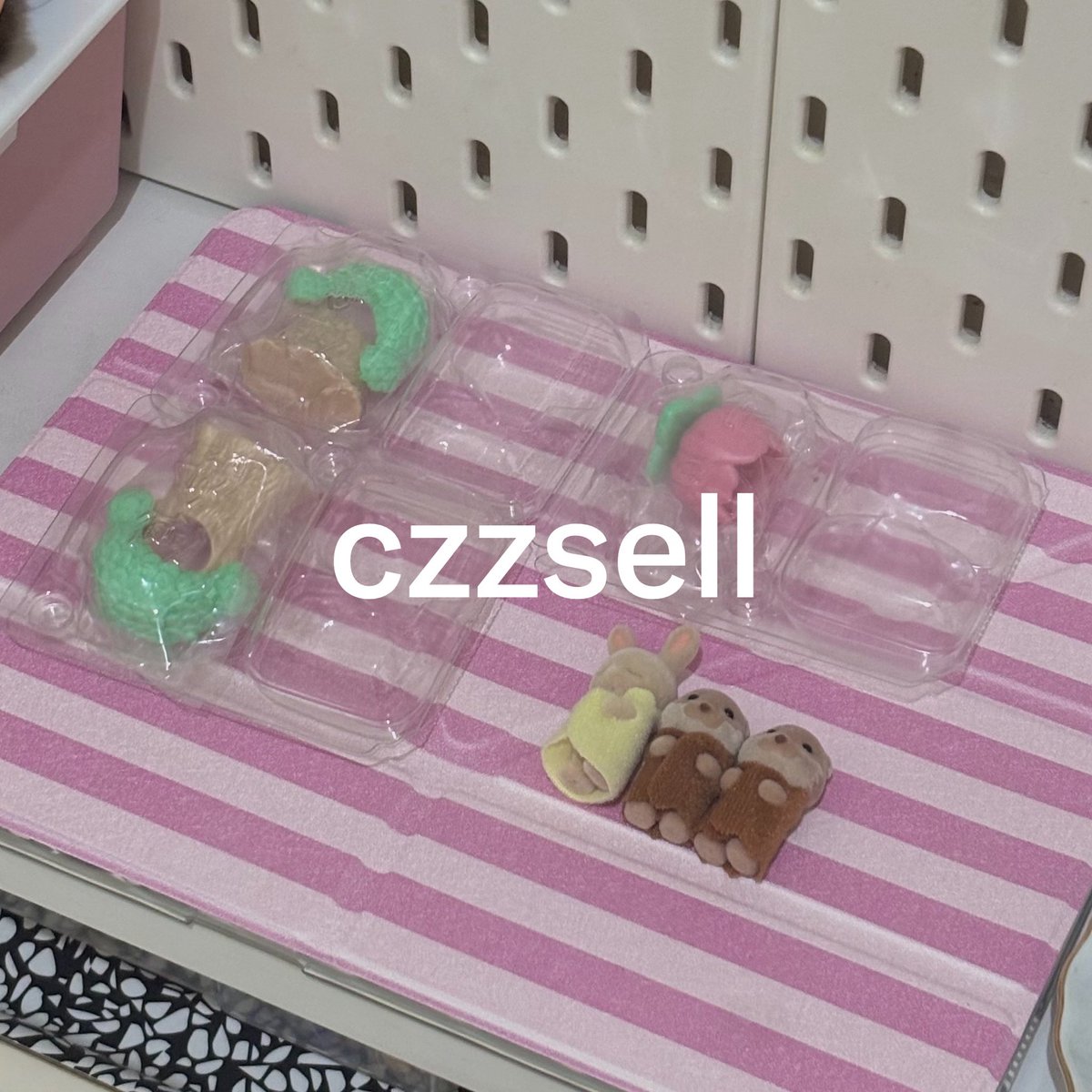 czzsell's tweet photo. wts sulipan 45k each https://t.co/hbyWH8bhRJ