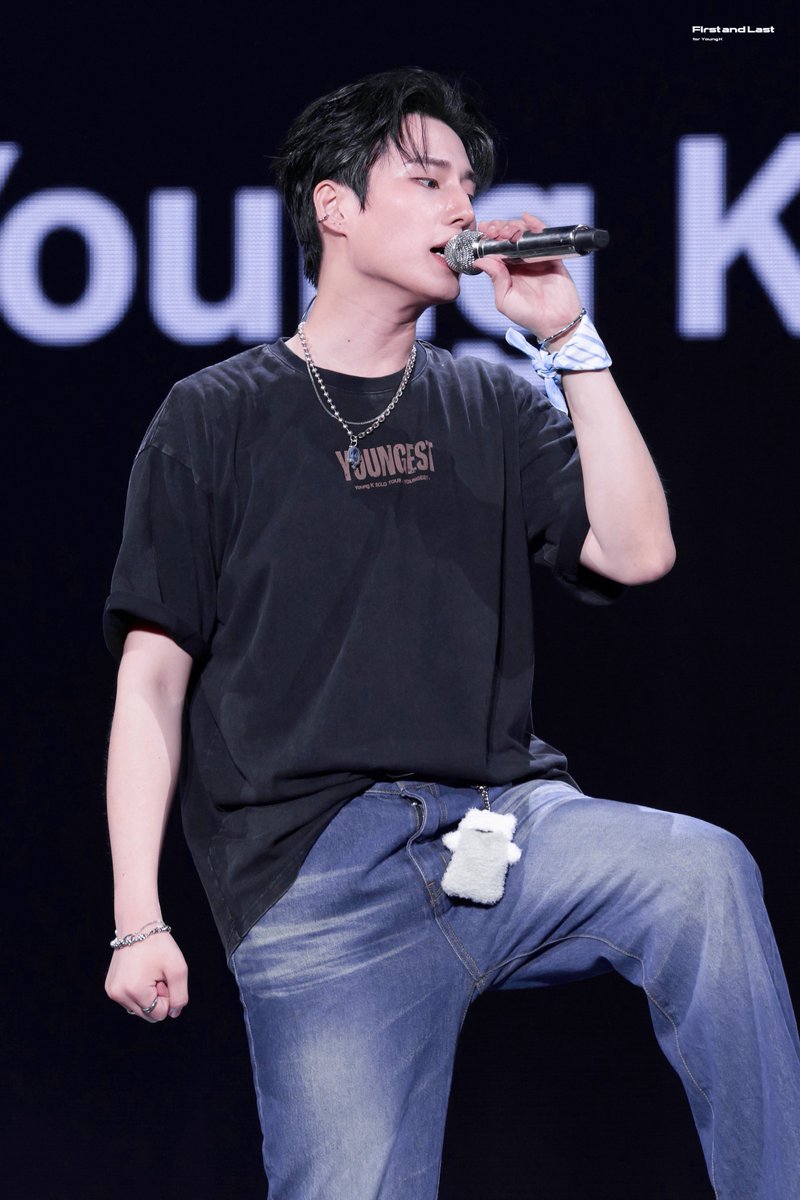 FL_YoungK's tweet photo. 260816 YOUNGEST 막콘 #영케이

움켜쥔 주먹을 봐 귀여워죽겐네‼️

#데이식스 #DAY6 #YoungK https://t.co/A9njbTvBKi