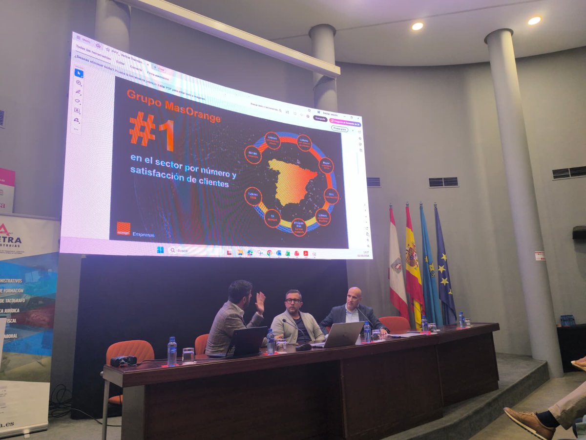 ASETRApress's tweet photo. 👥La jornada sigue con la importancia de la conectividad y la seguridad en el proceso de digitalización del transporte.
La ponencia corre a cargo de los responsables de @MASORANGE_ES Grandes Empresas.
#ASETRA #CETMAsturias #Digitalización #Transporte #Conectividad #Seguridad https://t.co/8A7GFVUSI3