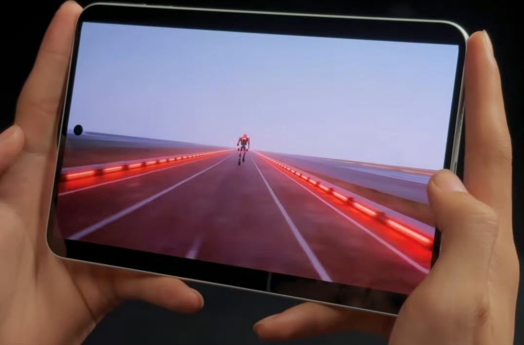 rockleaks's tweet photo. HONOR WIN Pad is expected to launch this month.
• 8.4″ OLED punch-hole display
• Up to 240Hz refresh rate
• Snapdragon 8 Extreme Edition
• Active cooling fan
• Black and Silver colors
• No 5G version
• WIN2 series expected alongside it
#HONORWINPad #HONORWIN2 #HONOR https://t.co/Gz7Aj3UI2h