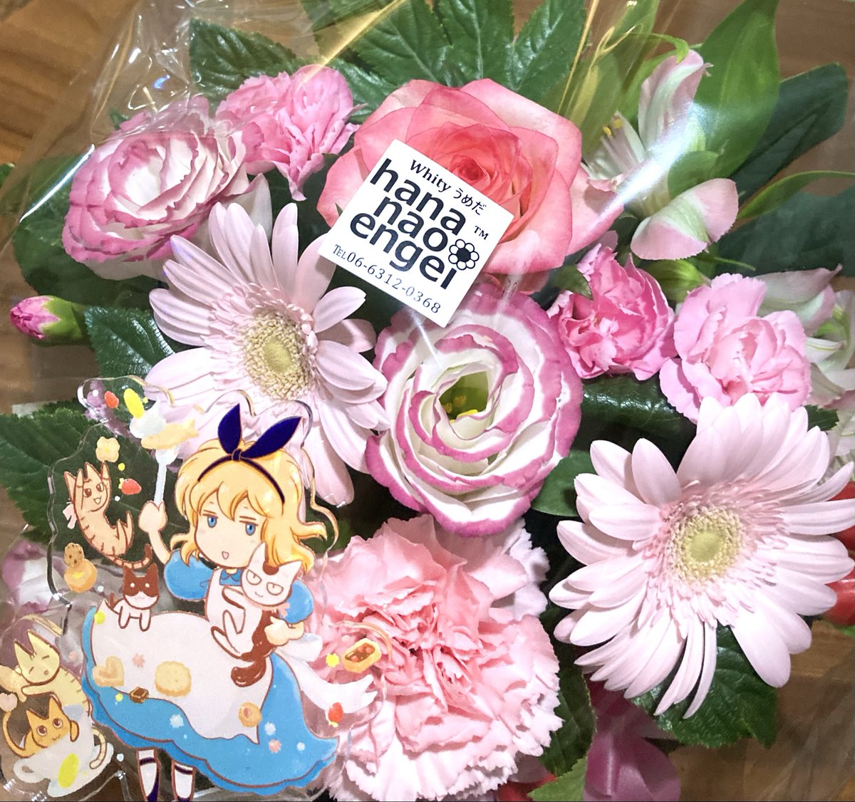 Heugaken's tweet photo. まみーお誕��日おめでとう🌹10月２日里中さんのお誕生日に🎂🎊「囲碁×謎解きオンライン脱出ゲーム」主催の✨
GO5GO様よりお花のギフト券をいただきました💐

里中さんの好きなピンクの薔薇をメインにアレンジを作ってもらいました🌹✨
とっても可愛くて綺麗です♪本当にありがとうございます☺️💐 https://t.co/QDU5zzPzXi