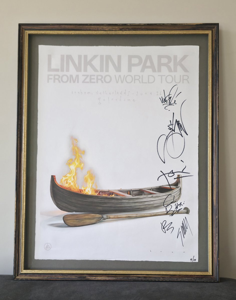 peevd_bee's tweet photo. Today I picked up my framed #fromzeroworldtour25 signed poster! Wow! So nice! @linkinpark @LPLive #linkinpark #fromzero #fromzeroworldtour I LOVE IT! #bepartofsomething #art #drewmerrit #artist #number9 https://t.co/LVOBKsrnsA