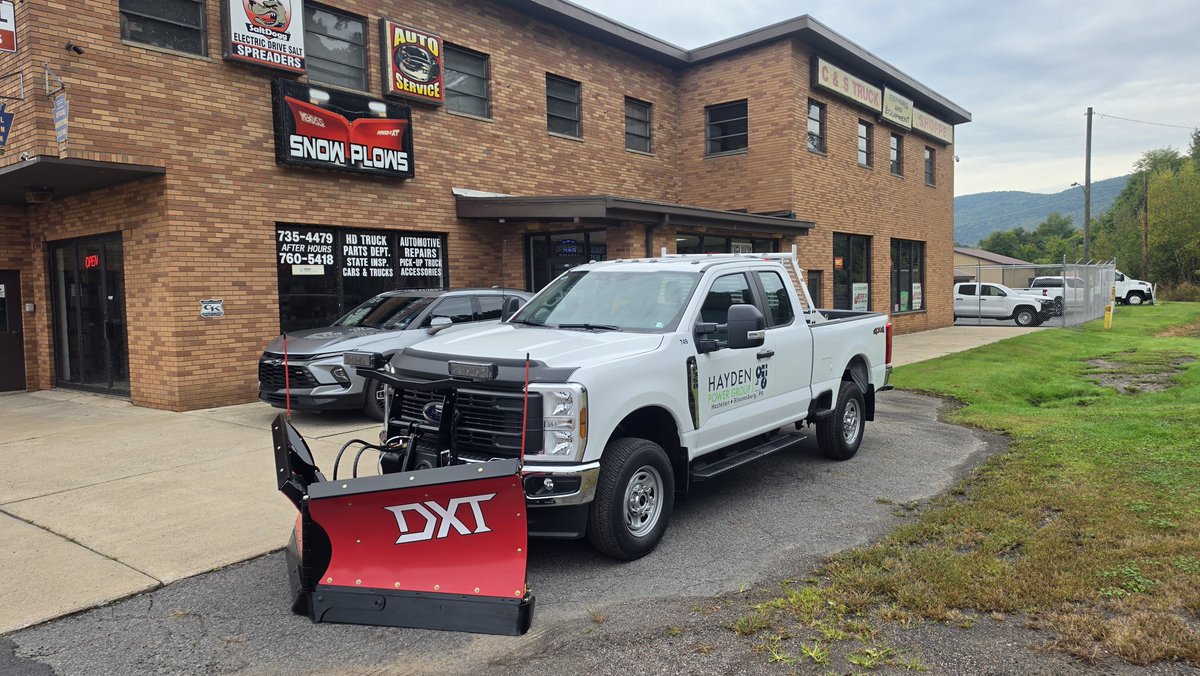 TruckShoppe's tweet photo. Installed a Boss 8'2" DXT Poly V on this 2026 Ford F250 for Hayden Power Group Bloomsburg PA....#boss ,#Haydenpower ,#Haydenpowergroup ,#dxt ,#bossplow https://t.co/NY4frFNfLu