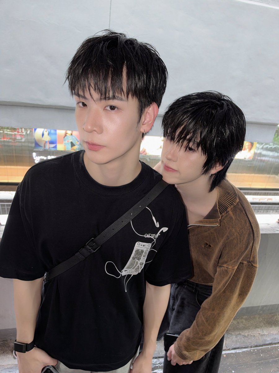 naminji___'s tweet photo. ลุคก่อนทำงาน(เคร่งขรึมสายแฟ) vs กลับบ้าน (อมยิ้มอ่อนหวาน) เย่ 🎉✨

#LatteTNC #kkim_pst #LATTEKIM https://t.co/r4qGLFirP6