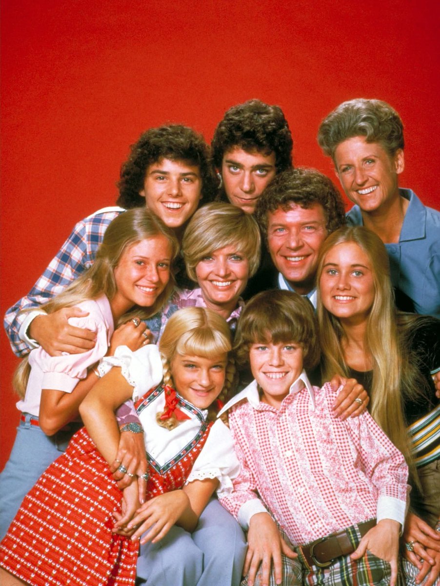 barbaravitali2's tweet photo. Happy Birthday @MrBarryWilliams September 30,1954 #TheBradyBunch #Bigfoot #BarryWilliams https://t.co/YN6xcMvNby