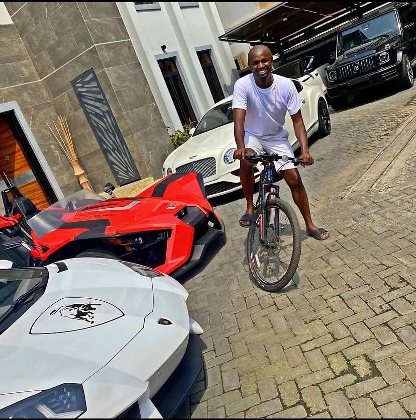 WestnotWest's tweet photo. E get that year when Jowizaza been dey worry oh but recently him body don calm down https://t.co/tTaghCaB0K
