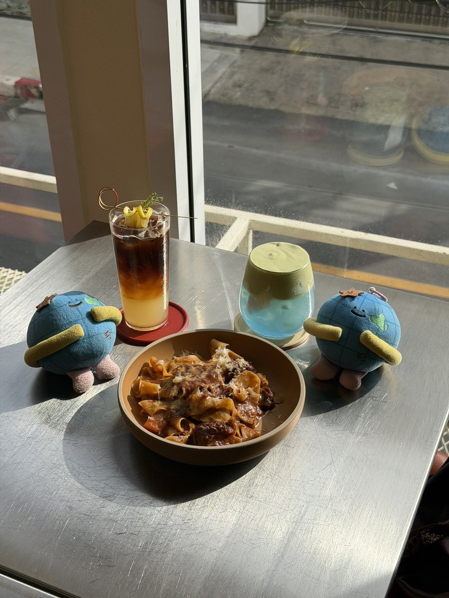 EMbaohcuoi's tweet photo. เมื่อวานหนูบอกพี่มิกซ์ว่าหนูไปที่ร้านมาแล้ว แล้วอาหารอร่อยมากๆ ค่ะ 🥹💕 ตอนสุดท้ายพี่มิกซ์ถามหนูว่ากินอะไรไป แต่หนูฟังไม่ทันแล้วก็ไม่เข้าใจค่�� 5555 😂 วันนี้หนูเลยมาตอบนะคะ เผื่อพี่มิกซ์เห็น 🥹🙏🏻
#GMMTVFANIVAL2026HappyFamilyxEM #earthmix #mixxiw @wixxiws https://t.co/t0v8jawuVv