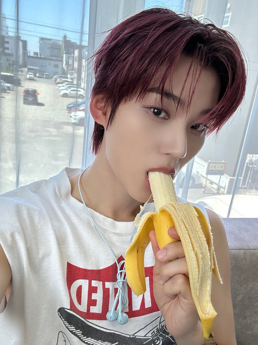 EVNNE_official's tweet photo. 이븐아워 삔치치❤️🍌

#EVNNE #이븐
#박한빈 #PARKHANBIN https://t.co/cBLUKNTFnH