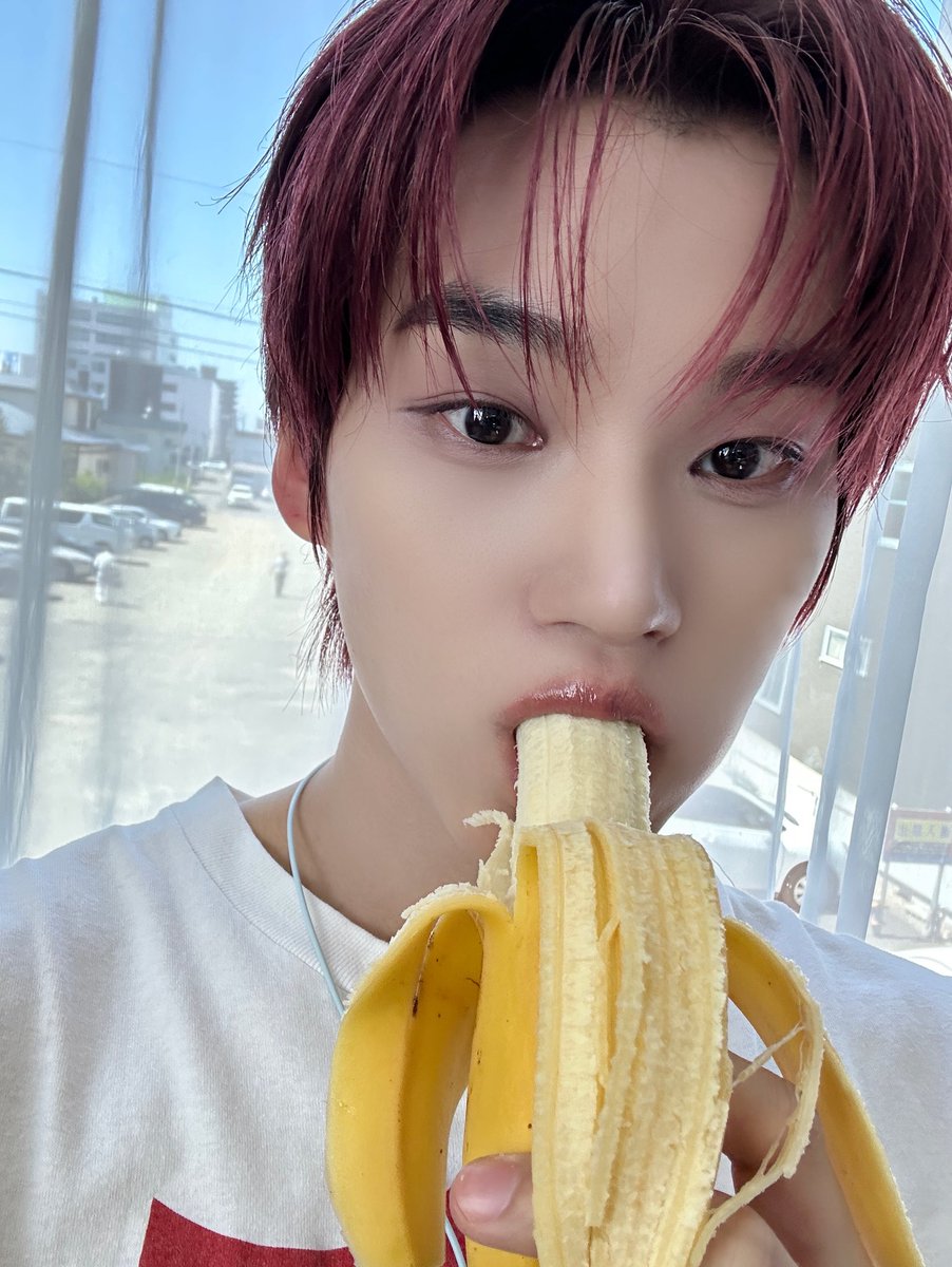 EVNNE_official's tweet photo. 이븐아워 삔치치❤️🍌

#EVNNE #이븐
#박한빈 #PARKHANBIN https://t.co/cBLUKNTFnH