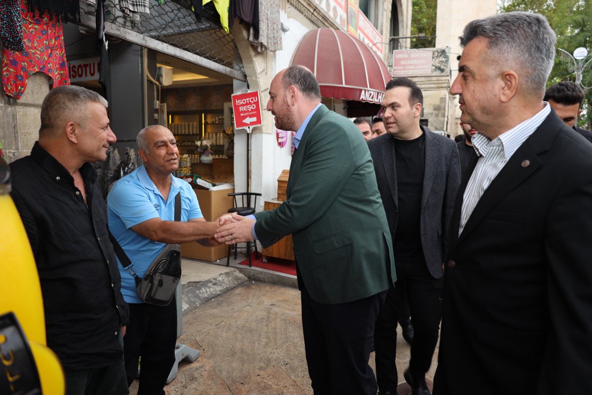 milhamigunbegi's tweet photo. Dualarımız bir,
Gönüllerimiz bir.

AK Parti Genel Başkan Yardımcımız ve Teşkilat Başkanımız Sayın @abuyukgumus ve heyetleri, AK Parti Genel Merkez Gençlik Kolları Başkanı @avyusufibis ve heyetleri, Bölge Koordinatörümüz @hakanaksu058, İl Koordinatörümüz @farukaytek, Milletvekilimiz @ibrahimeyyupogl ve teşkilatımızla birlikte manevi atmosferini gönüllere nakşeden Balıklıgölde hemşehrilerimizleyiz ve esnaflarımızlayız. 

#Şanlıurfa