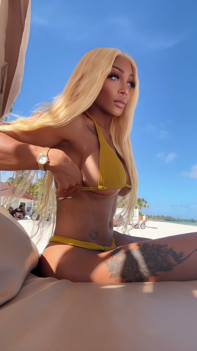 Brezzy_DTN's tweet photo. How do I know you want me if you don’t fly me out of the country 😌✈️
~Meets ~Facetime ~Sexting ~Customs ~Dickrate ~Outcalls ~Massage #trans  #nyc #newyork #newyorkcity https://t.co/m4qzpwVtCS