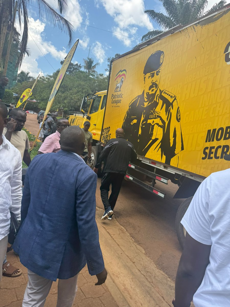 HonTwallafadil's tweet photo. Today we take the endorsement campaign a notch higher, one of our supporters Mr. @TugumeNelsonO of Inspire Africa Coffee has offered us an endorsement caravan to help us reach out and mobilize Ugandans to endorse Gen @mkainerugaba.

We will use the same caravan to amplify our anti-corruption campaign and also make our people aware of the existing Government programs.

I have received it on behalf of PLU on company of @chairtoyota National Vice Chairman, Commissioner @rutashararaS
and @MwesigyeFranks at the PLU Secretariat.

Thanks you Comrades for supporting Gen. @mkainerugaba.

Mobile tuko sawa