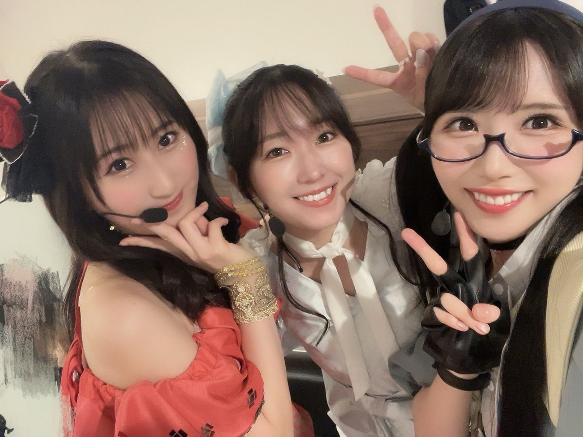 kisui_shio's tweet photo. #シャニマスソロライブMSP
みんなと④ https://t.co/h1VVy267hT