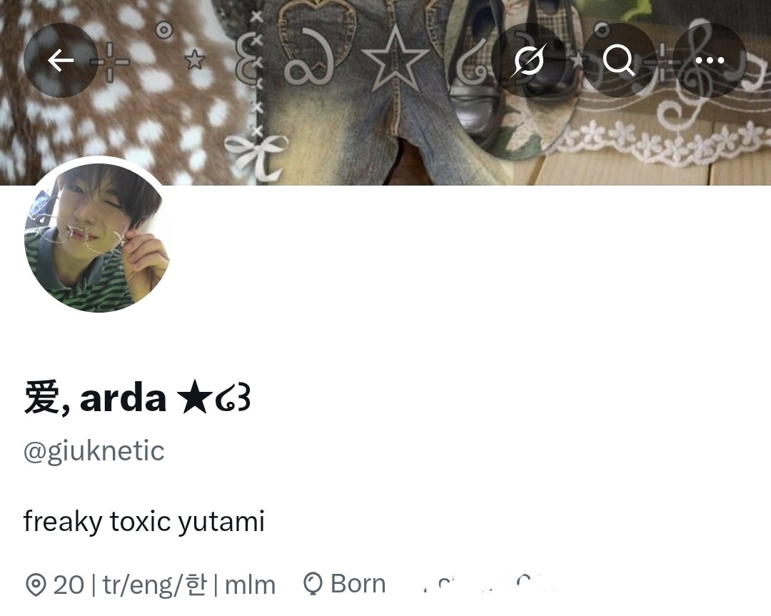 giuknetic's tweet photo. profile / lockscreen / last song played / pinterest ଳ https://t.co/1hoCNr4kw7