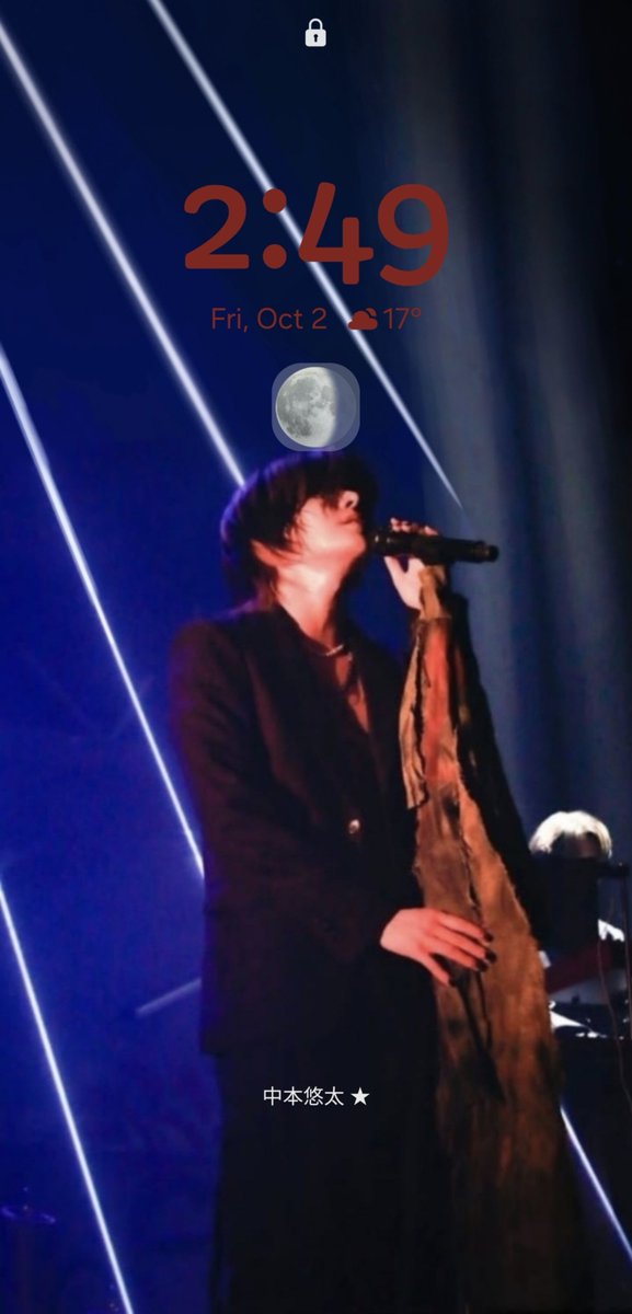 giuknetic's tweet photo. profile / lockscreen / last song played / pinterest ଳ https://t.co/1hoCNr4kw7