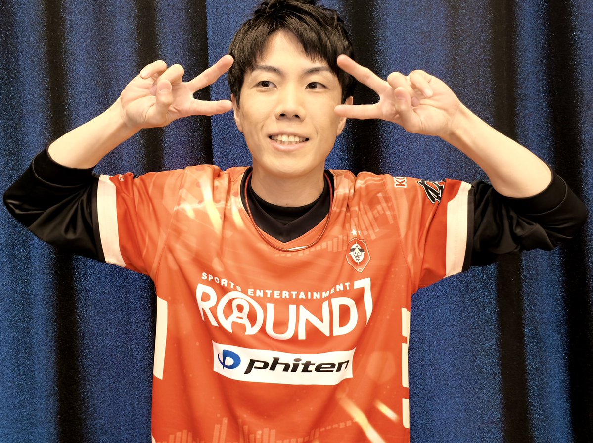 BROSONI's tweet photo. 多くの人の支えがあってS6も選手としてフィールドに立つ事が出来てます

感謝!!!!!!!!!!!!!!!!

新入りメンバーの活躍にも期待しながら王者奪還、優勝以外目指すもの無し
必ず勝ち上がります！

新たなユニフォームで撮らせて頂いた写真の一部もUPします🫢🆙

#BPLS6 #TeamROUND1 https://t.co/TuQjey9LFx