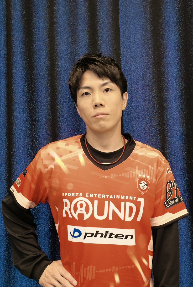 BROSONI's tweet photo. 多くの人の支えがあってS6も選手としてフィールドに立つ事が出来てます

感謝!!!!!!!!!!!!!!!!

新入りメンバーの活躍にも期待しながら王者奪還、優勝以外目指すもの無し
必ず勝ち上がります！

新たなユニフォームで撮らせて頂いた写真の一部もUPします🫢🆙

#BPLS6 #TeamROUND1 https://t.co/TuQjey9LFx