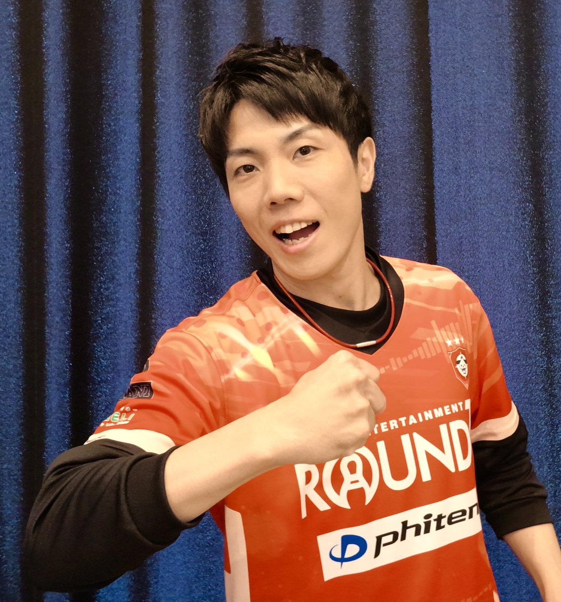 BROSONI's tweet photo. 多くの人の支えがあってS6も選手としてフィールドに立つ事が出来てます

感謝!!!!!!!!!!!!!!!!

新入りメンバーの活躍にも期待しながら王者奪還、優勝以外目指すもの無し
必ず勝ち上がります！

新たなユニフォームで撮らせて頂いた写真の一部もUPします🫢🆙

#BPLS6 #TeamROUND1 https://t.co/TuQjey9LFx