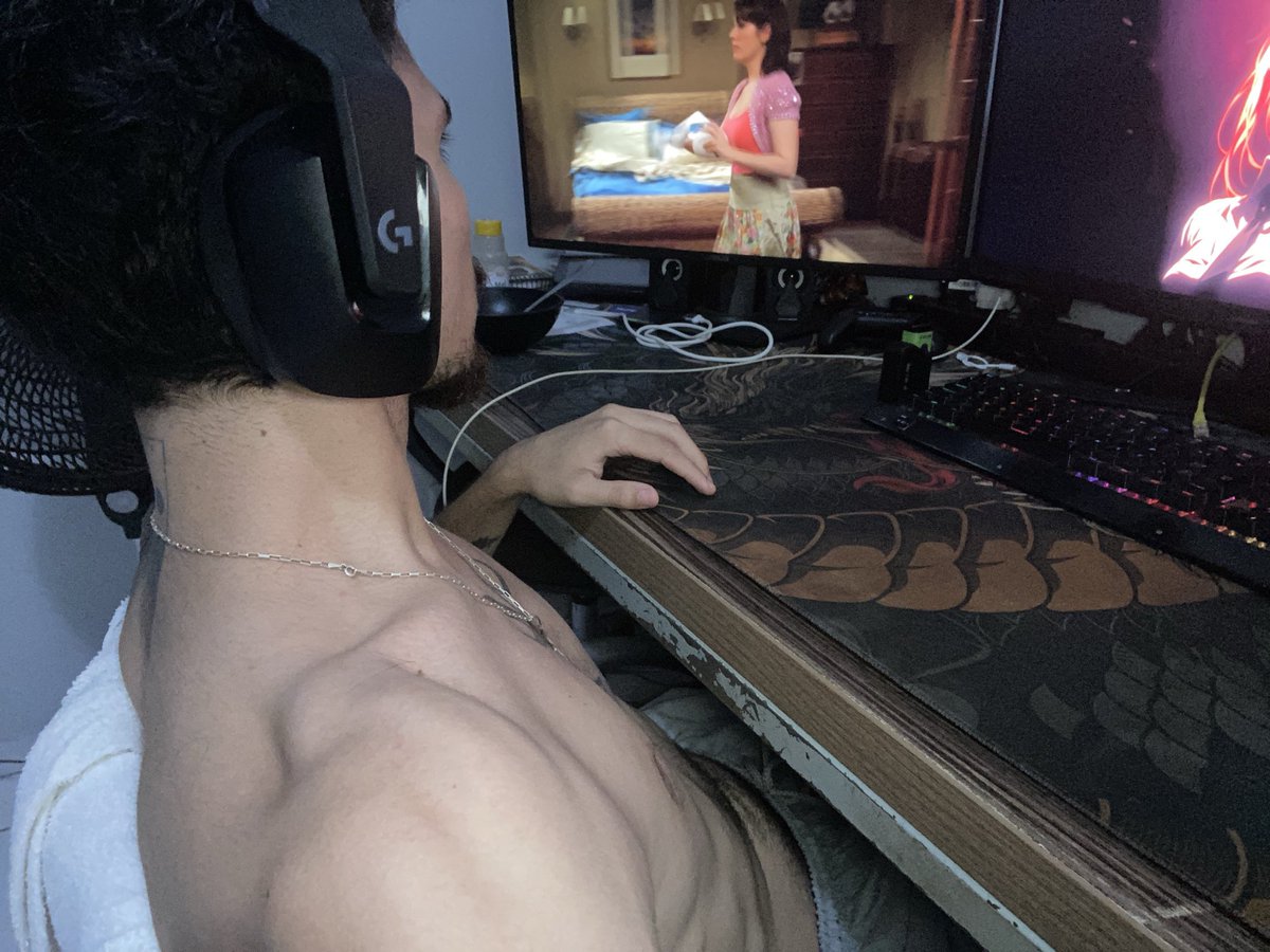 Skar_Mander's tweet photo. Eu e minhas sitcons contra o mundo! https://t.co/OYnjyBRlLK
