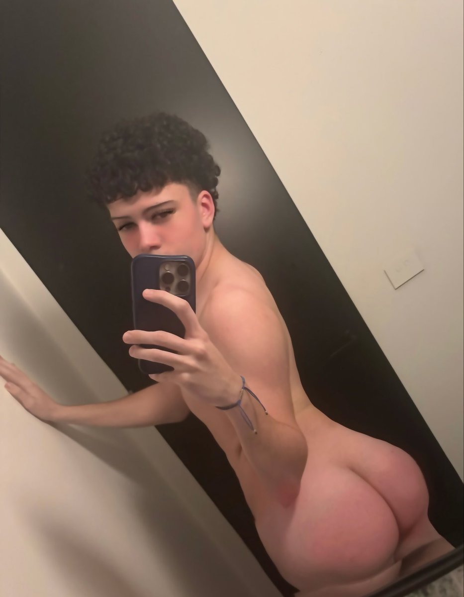 KellyK0na's tweet photo. All i am is a sex doll for daddy and men 😘🤤 DM https://t.co/WlcTOAq0xs