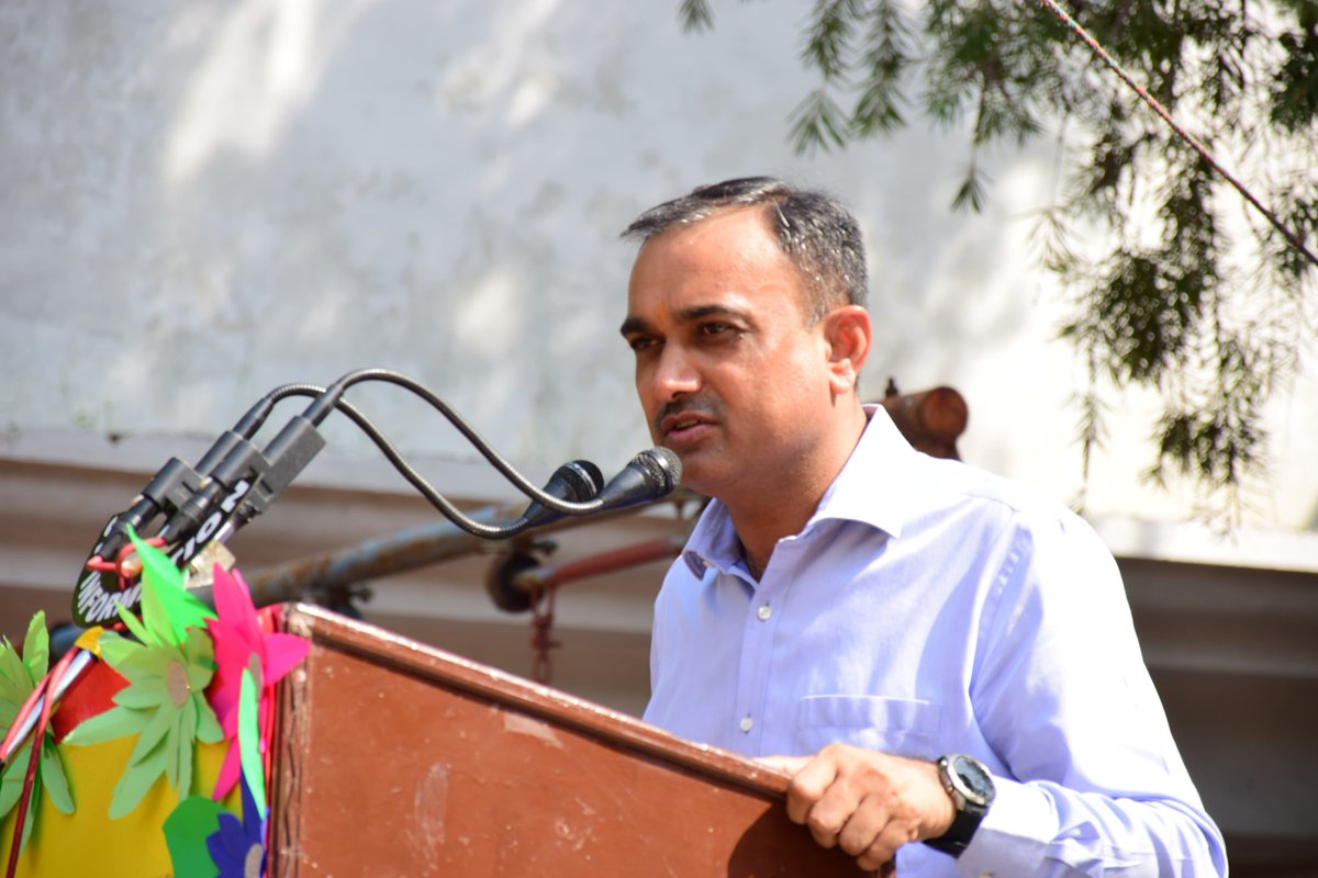 Divcomjammu's tweet photo. Divisional Commissioner Jammu @Rameshkumarias paid tributes to Mahatma Gandhi ji, and former Prime Minister, Bharat Ratna, Lal Bahadur Shastri Ji, at an event organised by Gandhi Global Family at Lawrence Public School, Jammu. https://t.co/EMNVflLlLe