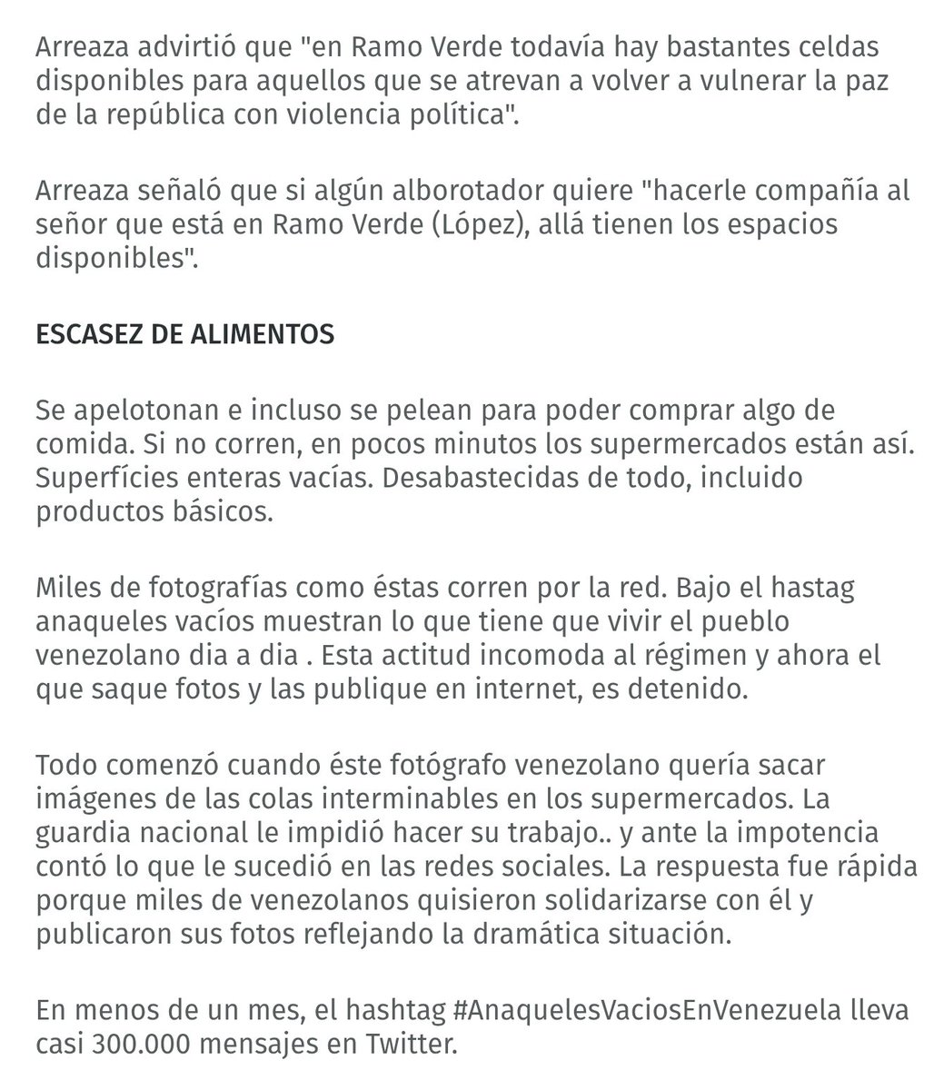 LuisCarlos's tweet photo. Efectivamente hubo periodistas e infociudadanos presos por fotografiar la escasez y las colas por comida. Detuvieron a gerentes de supermercados para culparlos por los anaqueles vacíos cuando eran consecuencia de los controles económicos socialistas.
No había sanciones.
Lean. https://t.co/sFQGHGOnSo