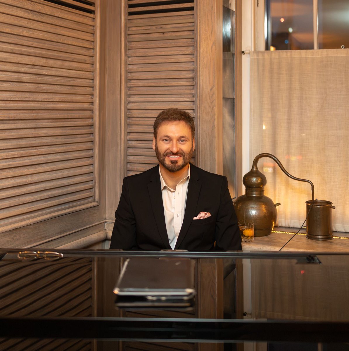 PianoShellUK's tweet photo. London Corporate Event Pianist |  at one of the most iconic London venues, @34_restaurant  - where the atmosphere, the piano and the occasion always come together beautifully!  

#LondonPianist #corporateevent #Pianist #34restaurant #pianists https://t.co/hepgAWxFKc