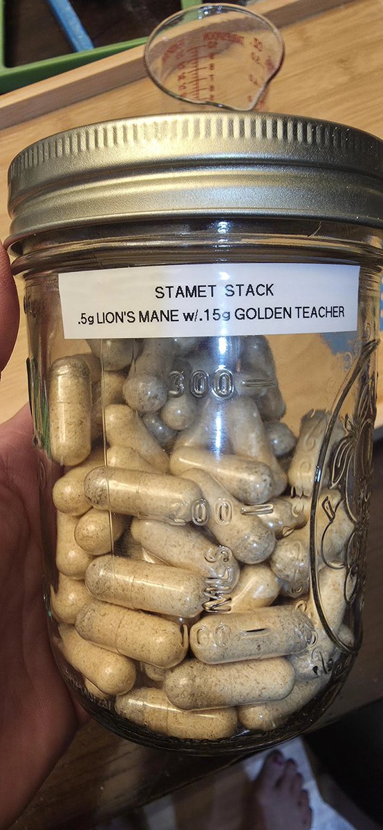 ReyLutoh's tweet photo. Golden Teacher in this form https://t.co/tmvTrl6YBq