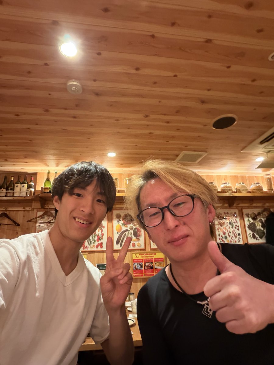 mochimochijunki's tweet photo. ２０歳になったからって加藤誓ニ先輩がご飯連れてってくれました！
2015年に写真撮ってもらったとことあるんだよなー。
11年前かー。感慨深い。 https://t.co/EfEqbese2N