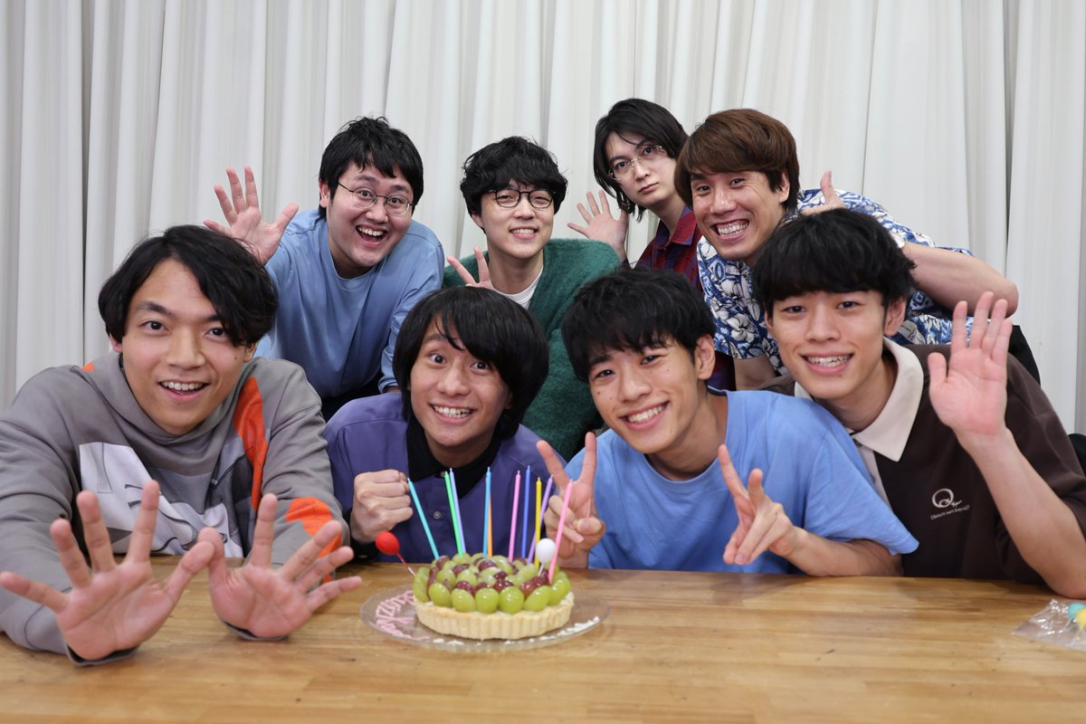 qk_10th's tweet photo. ／
12時間スペシャル、
全プログラムが終了しました！👏
＼

ご視聴・ご参加いただいた皆さまありがとうございます！

明日は東京ガーデンシアターにて「QuizKnock10周年パーティー！」🎈✨
まだまだ一緒に10周年をお祝いしましょう！
#QuizKnock10周年プロジェクト #QuizKnock https://t.co/0Kb61vCzjI