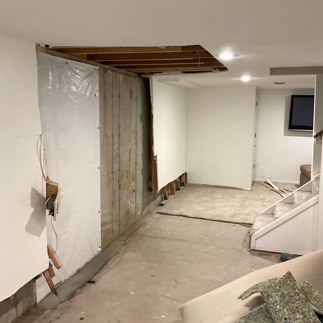 MrHandymanRich's tweet photo. Good drywall repair is the kind you stop noticing once it’s finished. 🙌 From wall damage to the rest of your home repair list, our Richmond-area team is ready to help. #RichmondVA #DrywallRepair https://t.co/JWJizqHIBt