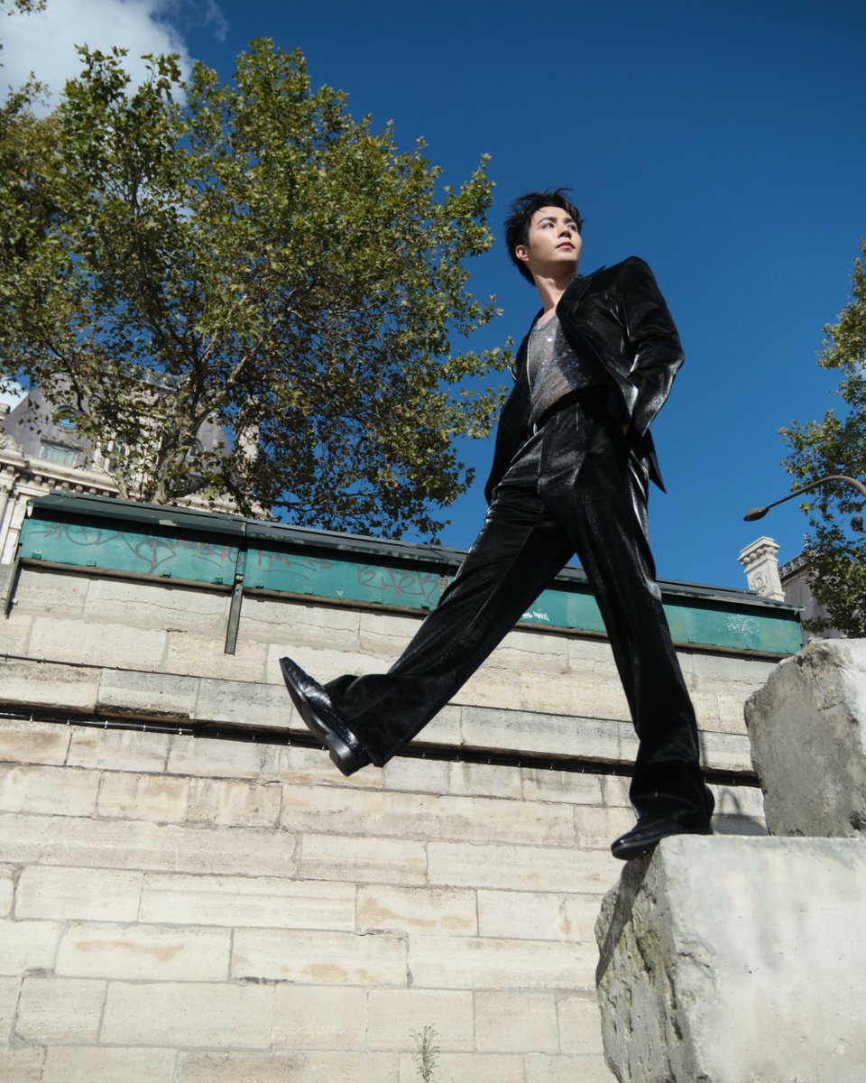 teamsupportzee's tweet photo. ZeePruk is pure style in SUNGYI LEE.

ZEEPRUK PARIS RUNWAY AGAIN #SUNGYILEExZEEPRUK  

#SungyiLee 
@zee_pruk #ZeePruk https://t.co/vKlzgXosVR