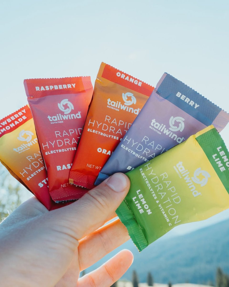 RunningRoom's tweet photo. Reach your new personal best with Tailwind Endurance Fuel. ⭐
It delivers complete calories, electrolytes, and hydration all in one, made from simple ingredients your body absorbs instantly. Just mix, shake, and you’re ready to go. https://t.co/my2B15vb8V