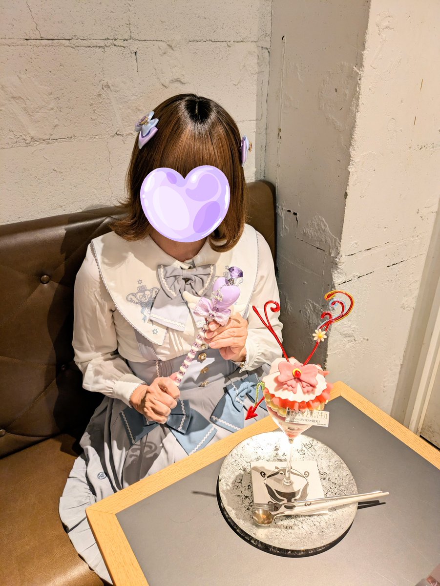 nanamikity's tweet photo. 魔法少女パフェ✨
可愛くて美味しかった🥰 https://t.co/spskbuPbbC