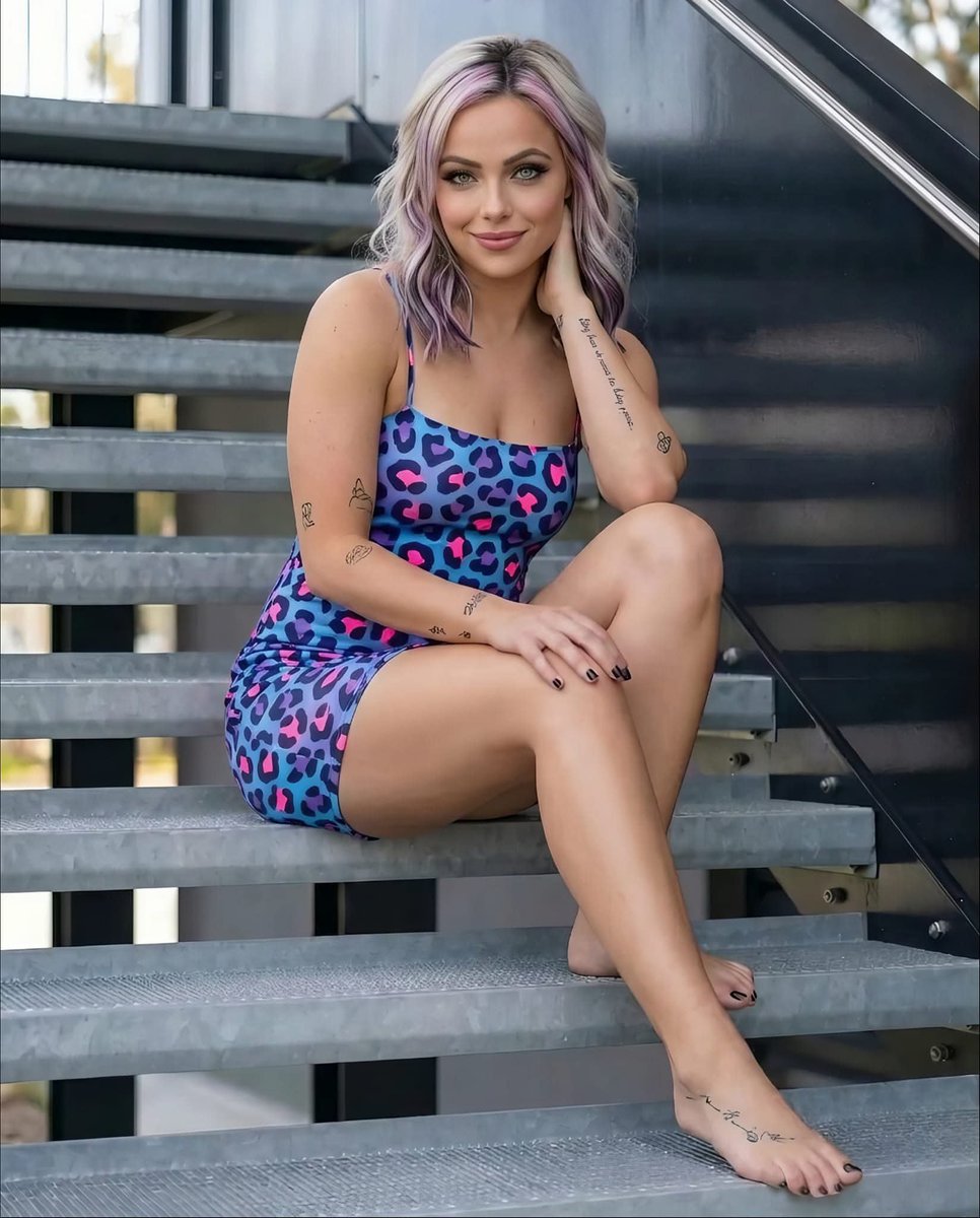 WWEWrestPro's tweet photo. Liv Morgan 🖤🖤🖤🖤 https://t.co/4dXK67acq9