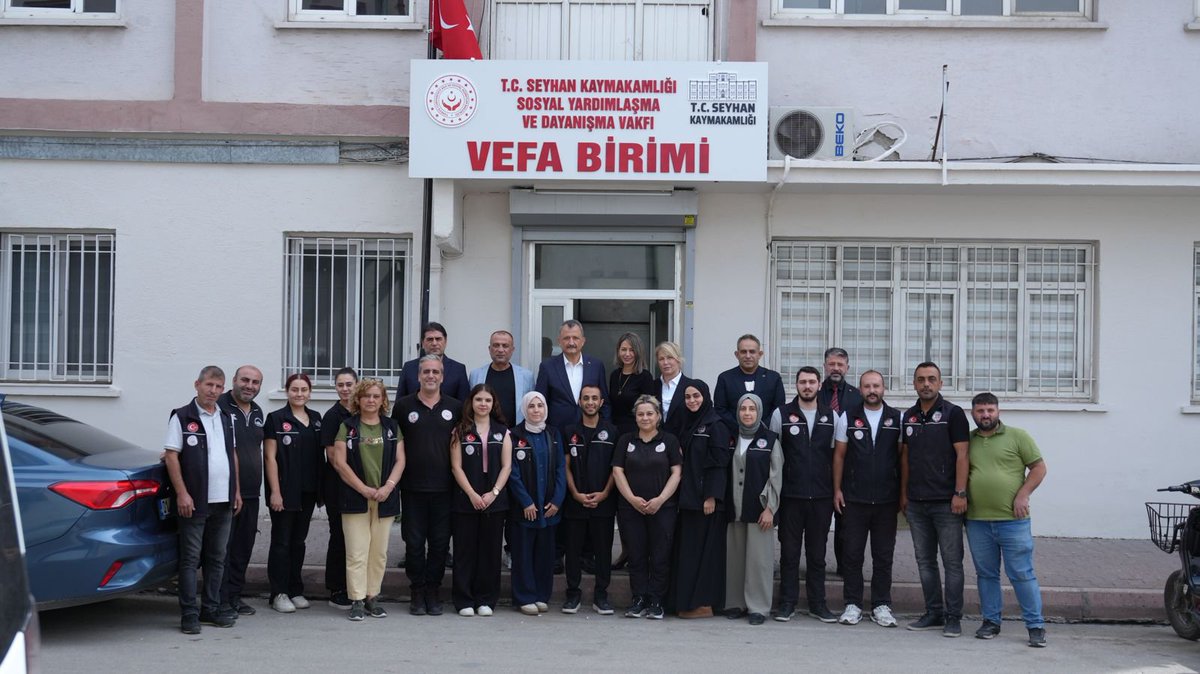 coskunali_01's tweet photo. Pelerinsiz Kahramanlar! Vefa Ekibi...

Kıymetli büyüklerimizin, yaşlılarımızın her ihtiyacına koşan, onlara adeta evlat olan, devletimizin şefkatinin temsilcileri.

Bu milletin mayasında vefa, merhamet, yardımlaşma vardır. Kıymetli kardeşlerimizin ziyaretine giderek sohbet ettik. Güler yüzleri için teşekkür ediyoruz.

#GüçlüTeşkilatGüçlüSeyhan