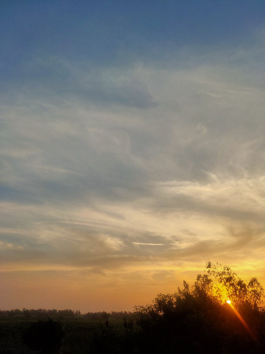 _aiaagh_'s tweet photo. ترااني والله مغرم!🌥☀ https://t.co/TpD8vDd51i