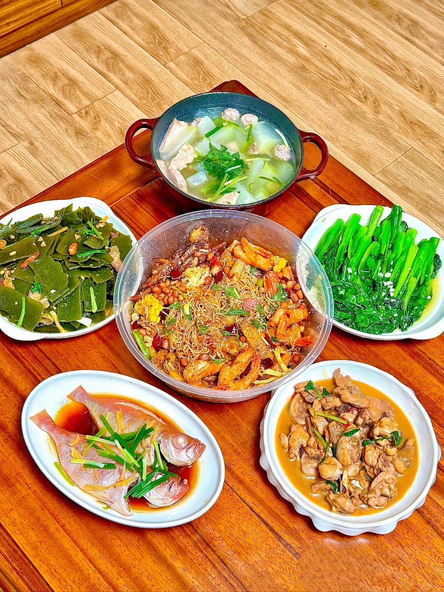 OakSniper2uml's tweet photo. That菜号撞某today's special looks chef’s kiss!， https://t.co/Mc5Y2JvI5w