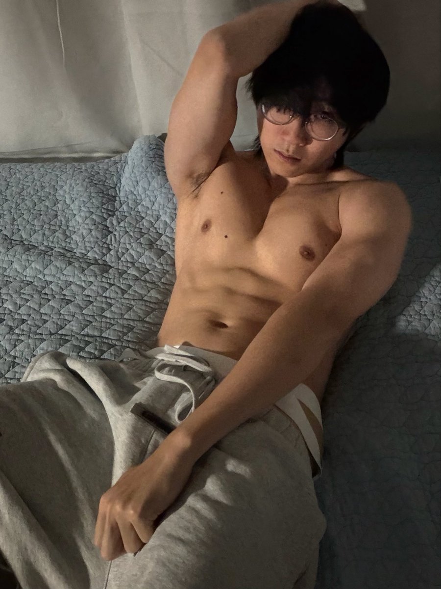 notyonu's tweet photo. oough .. https://t.co/SvWvXNRY0P