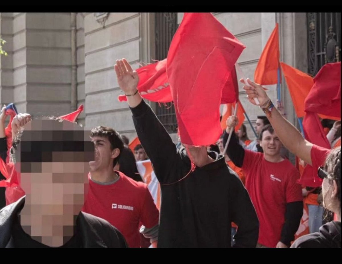 chiccomigrainn's tweet photo. Oye @borjaynz ,así que ARRANCASTE y dejaste botados a tus compañeros
Les hiciste la desconocida eh?
Que valiente eh?
Ah.. todavía debes las poleras que mandaste a hacer hace 2 semanas
Esto lo tenías planeado hace rato https://t.co/0WKYSpN04J